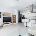 Luxury Front With Pool Валенсия
