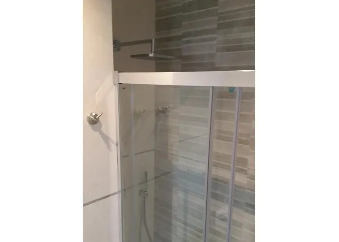 Luxury Front With Pool Valencia