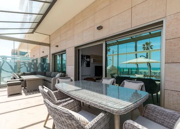 Luxury Front With Pool Apartman