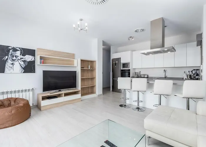 Luxury Front With Pool Valencia