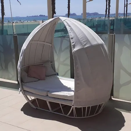 Luxury Front With Pool 아파트 *