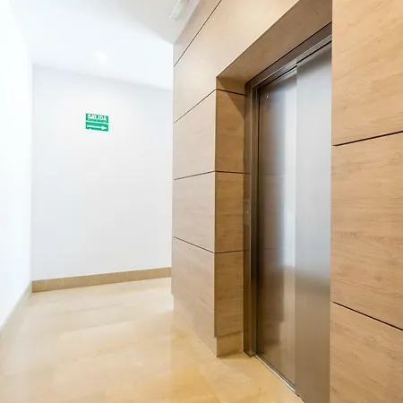 Luxury Front With Pool Apartament