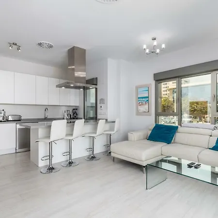 Luxury Front With Pool Διαμέρισμα *